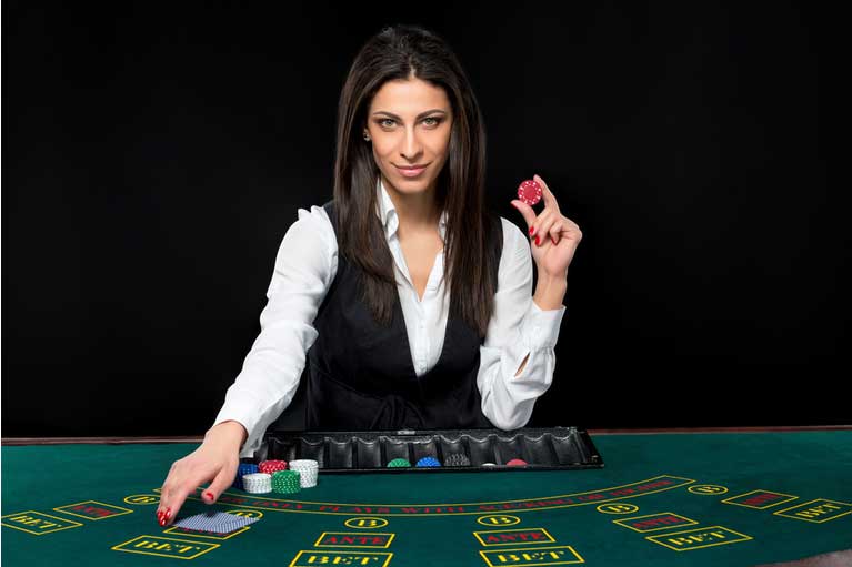 average casino dealer salary with tips